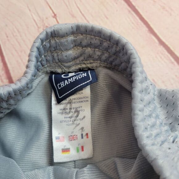 Champion shorts 2T  - Picture 3 of 3